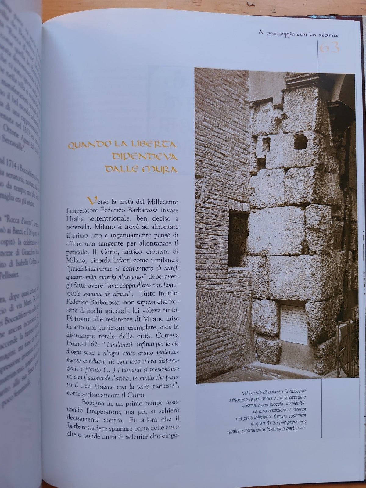 Bologna a passeggio con la storia, Marco Poli, Tiziano Costa. Costa ed. 1997