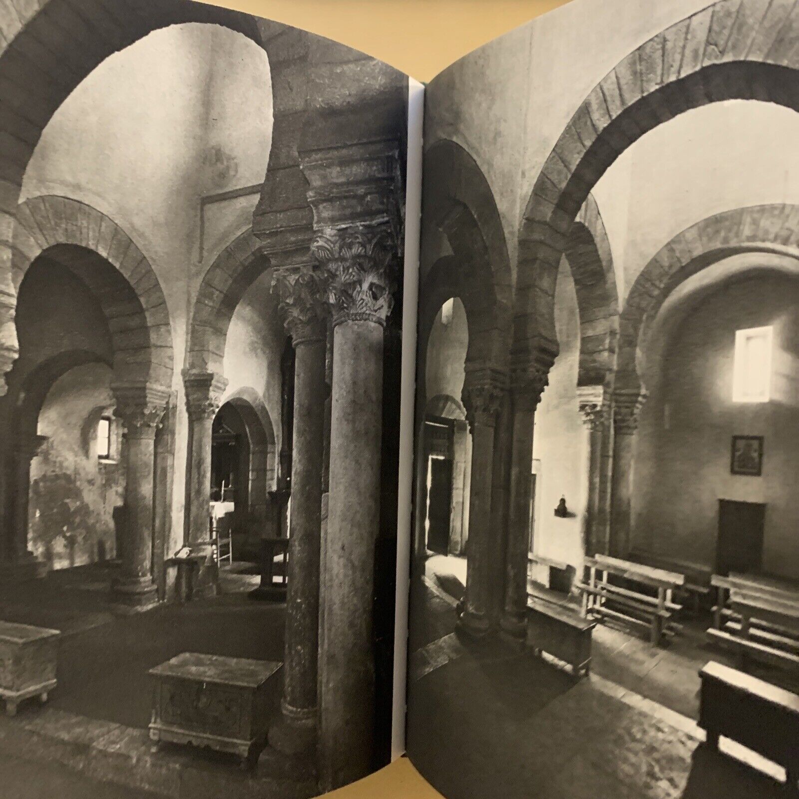 MOZARABICO l'arte, Cristiani e musulmani nell'alto medioevo. J. Fontaine. Jaca