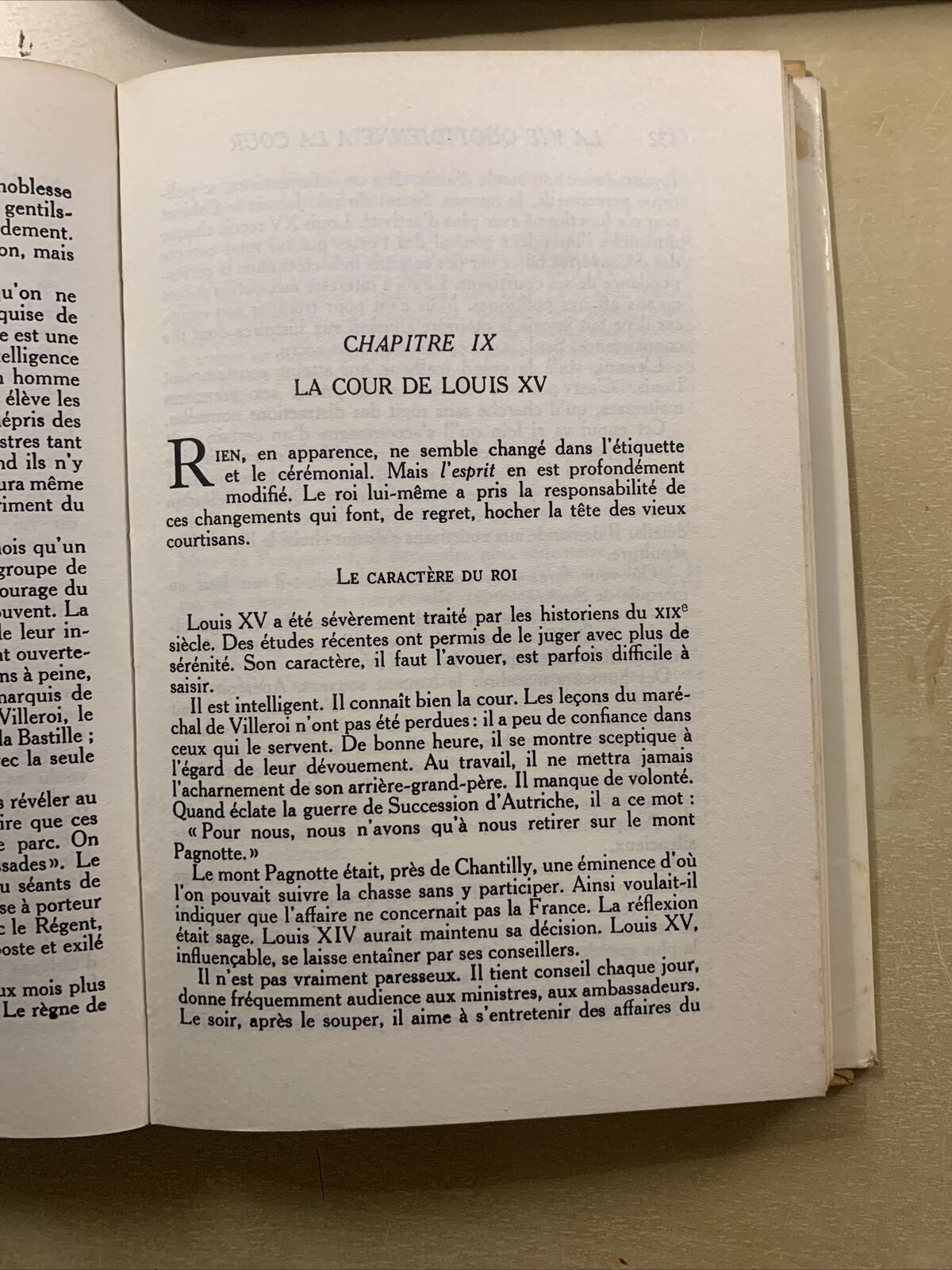LA VIE QUOTIDIENNE A LA COUR DE VERSAILLES aux XVII et XVIII siec Jacques Levron