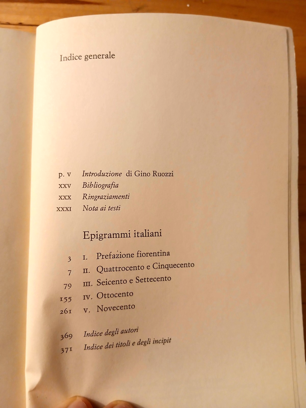Epigrammi italiani da Macchiavelli e Ariosto . . Gino Ruozzi - Einaudi Tascabili