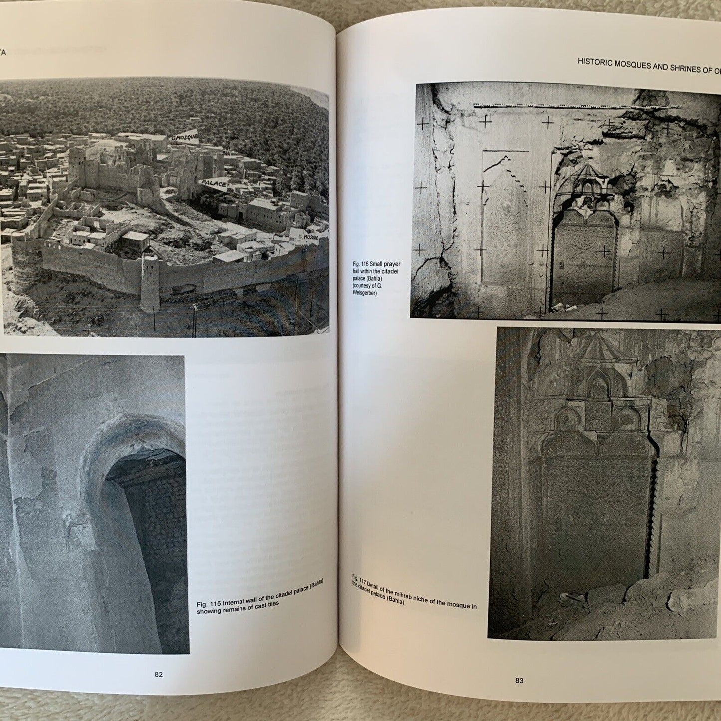 HISTORIC MOSQUES AND SHRINES OF OMAN. PAOLO M. COSTA 2001
