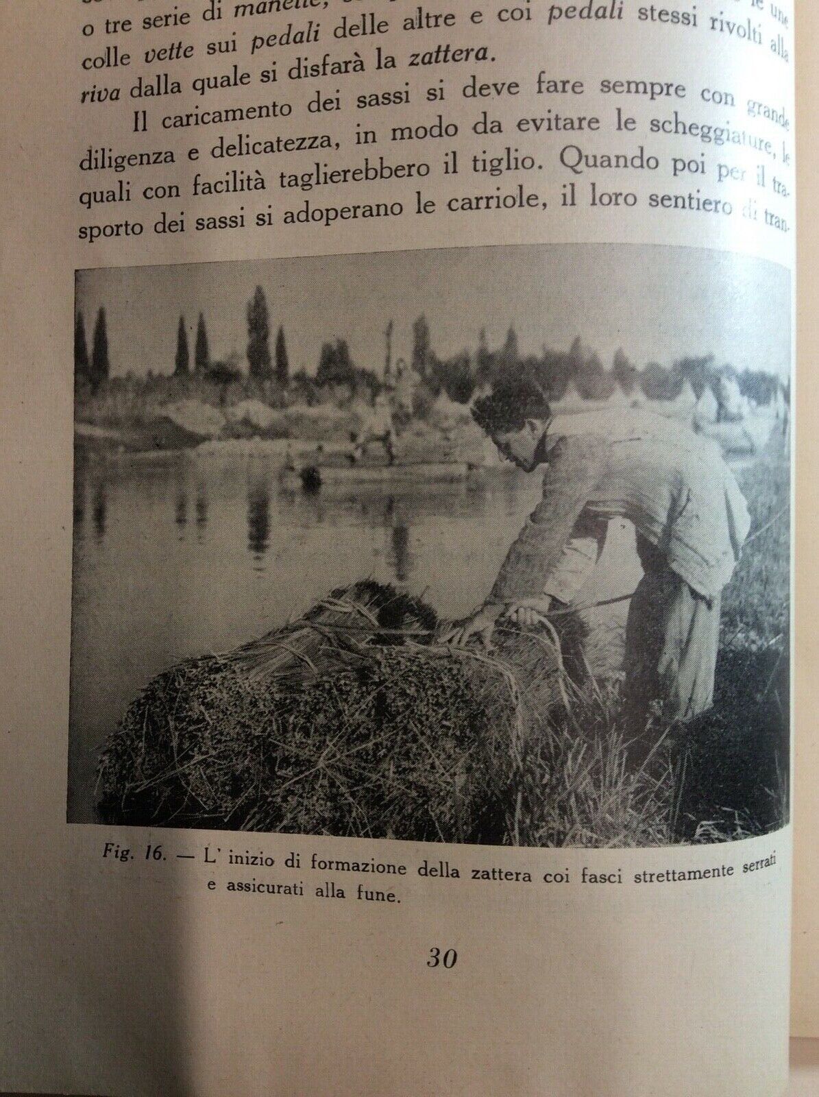 LA LAVORAZIONE RUSTICA DELLA CANAPA DAL TAGLIO ALLA STADERA - G. RAGAZZI 1950
