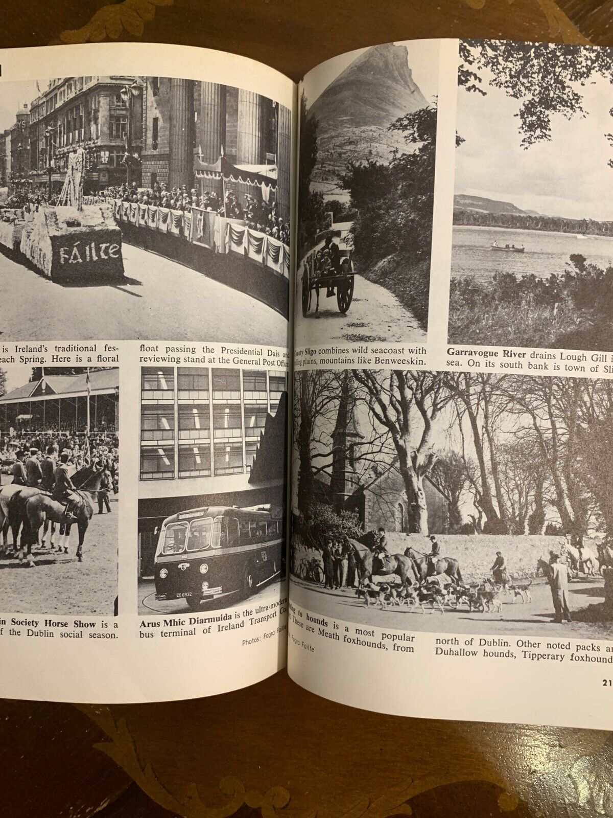 Around the world in 2000 pictures, A. Milton Runyon, Vilma Bergane. 1956
