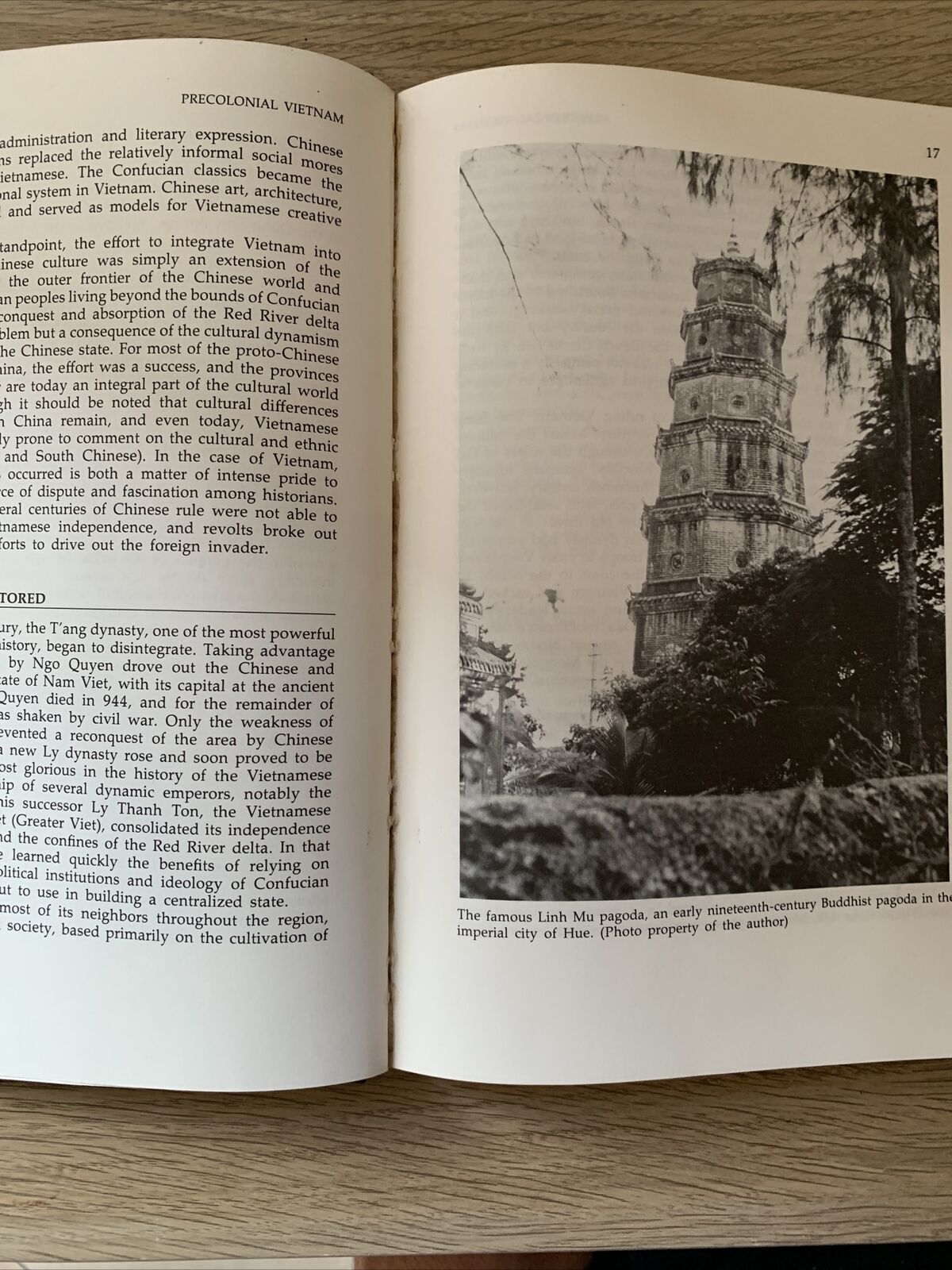 Vietnam, Nation in Revolution - William J. Duiker. Westview Press 1983 #