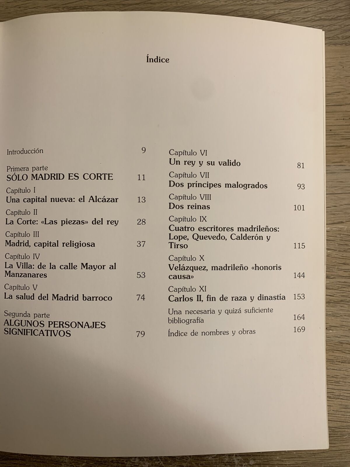 MADRID - Néstor Luján. de los últimos Austrias. Planeta 1989