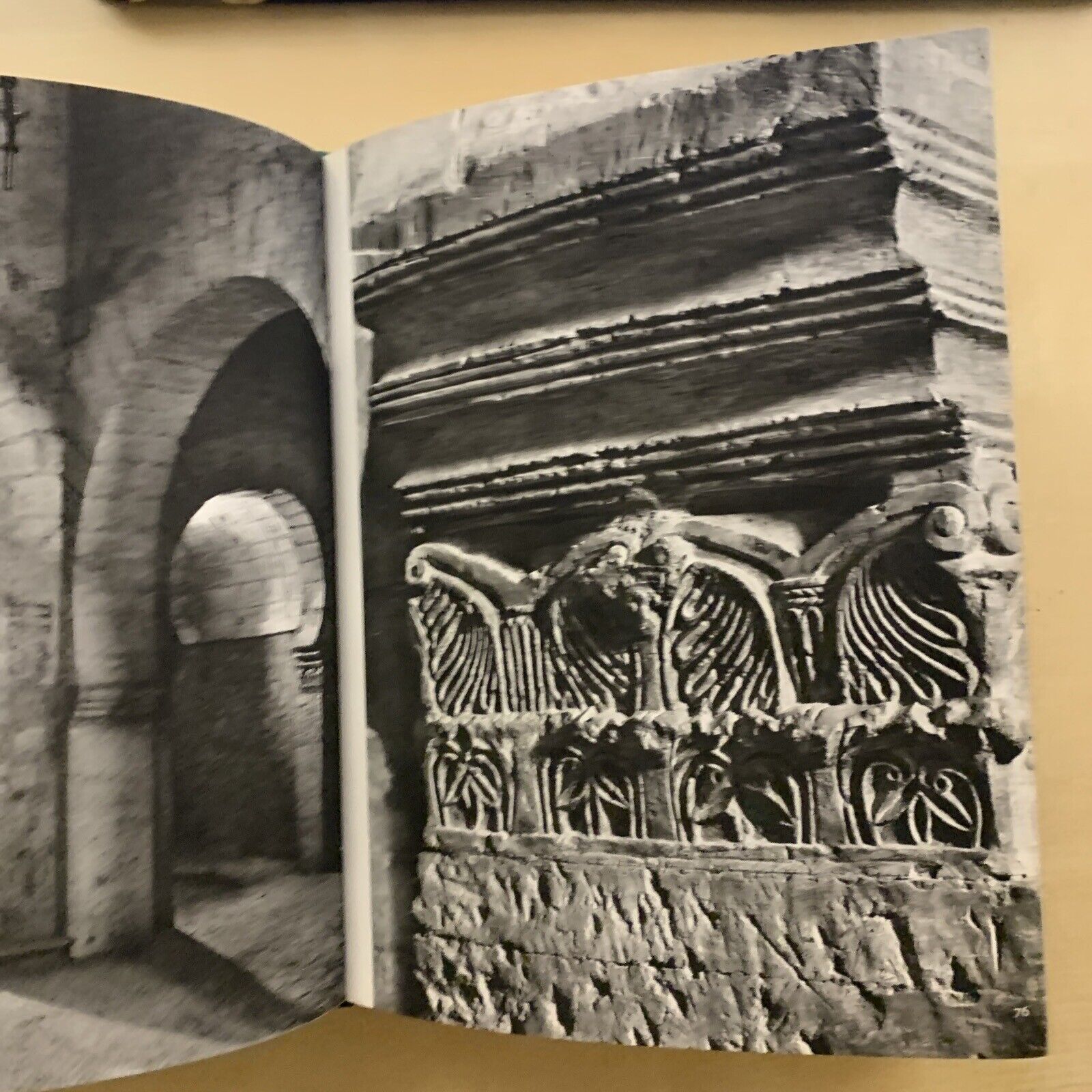MOZARABICO l'arte, Cristiani e musulmani nell'alto medioevo. J. Fontaine. Jaca