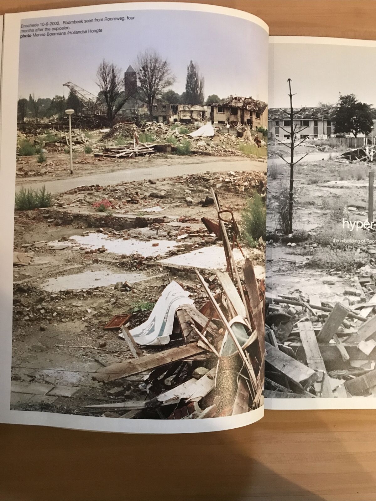 ARCHIS IS DUTCH magazine - Architecture City Visual, # 4 - 2002