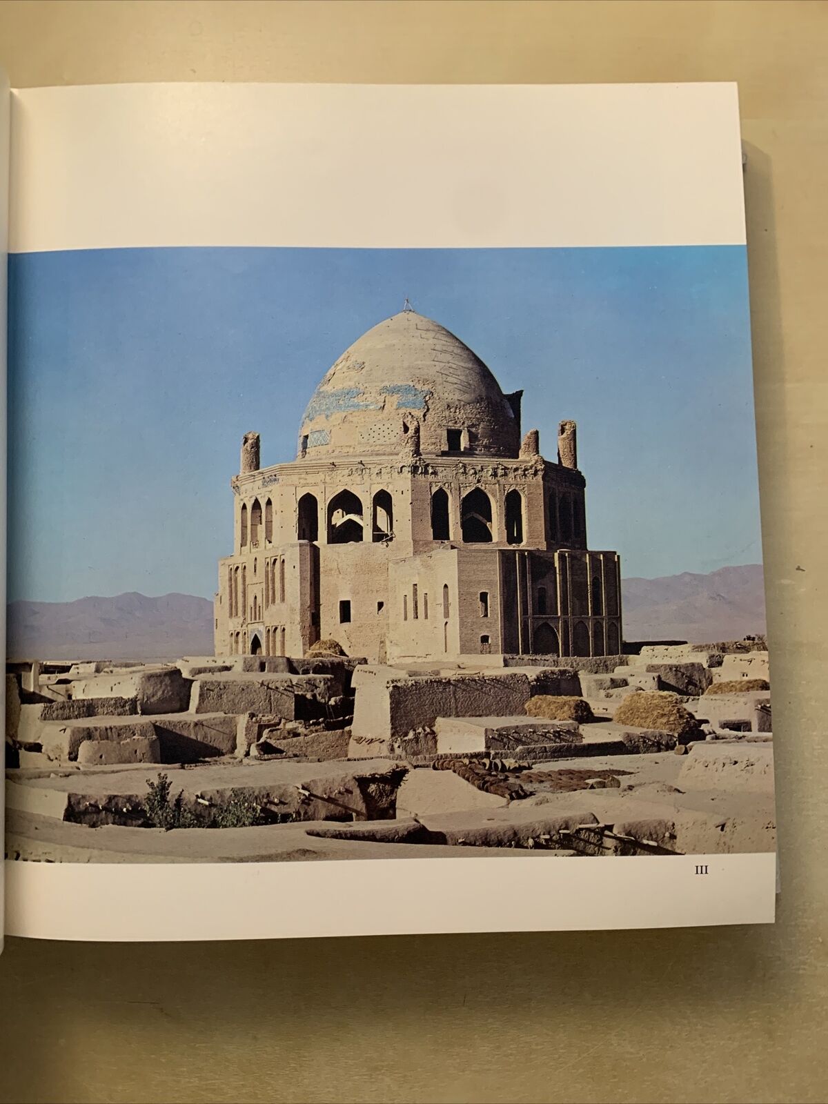 PERSIAN ARCHITECTURE - Arthur Upham Pope. Thames and Hudson 1965