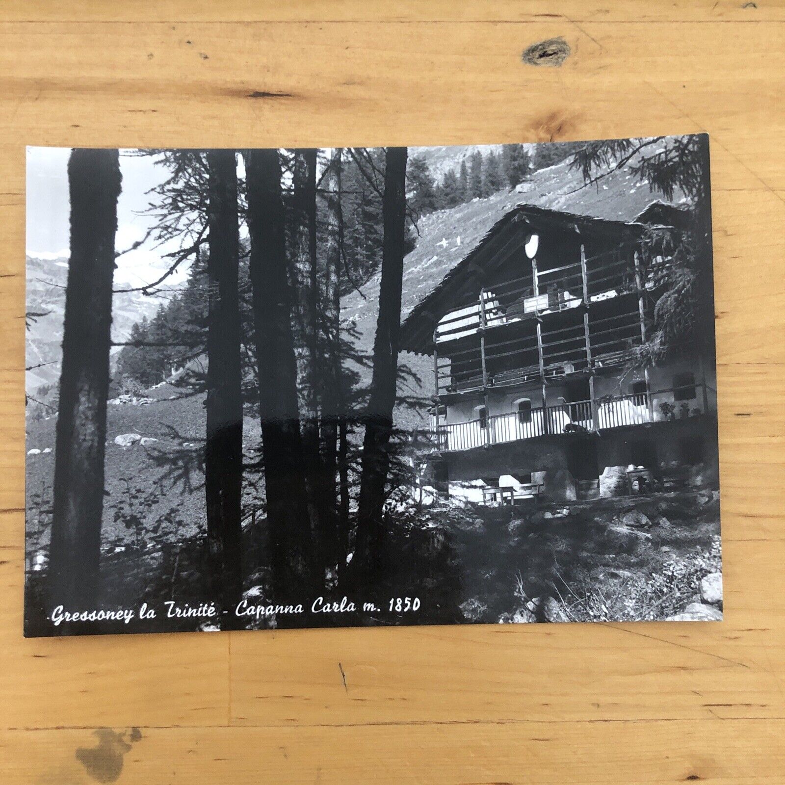 Cartolina GRESSONEY LA TRINITE', LA CABANE PERLA  non  viaggiata