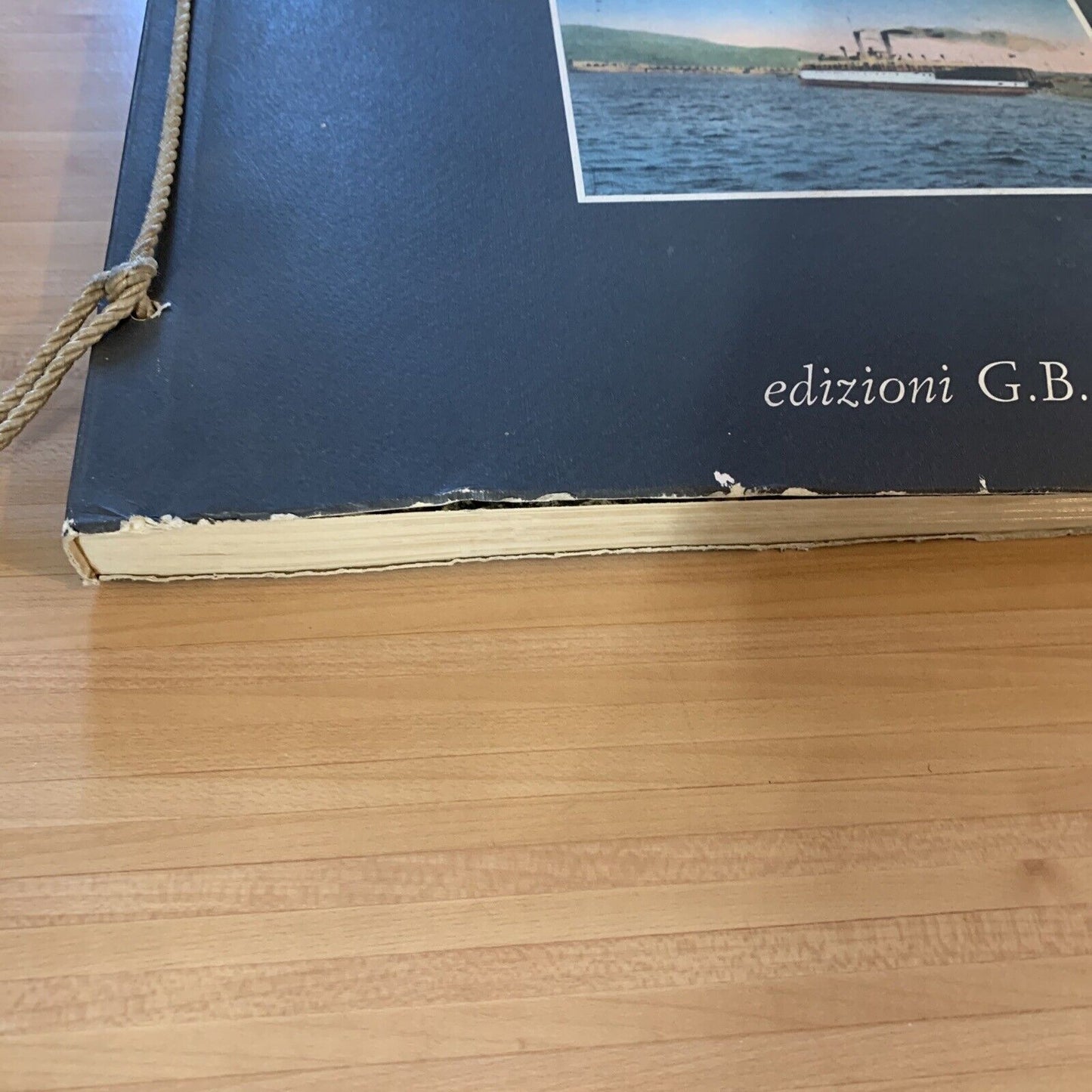 MESSINA le cartoline raccontano. Edizioni G. B. M. 1982. Riproduzioni cartoline