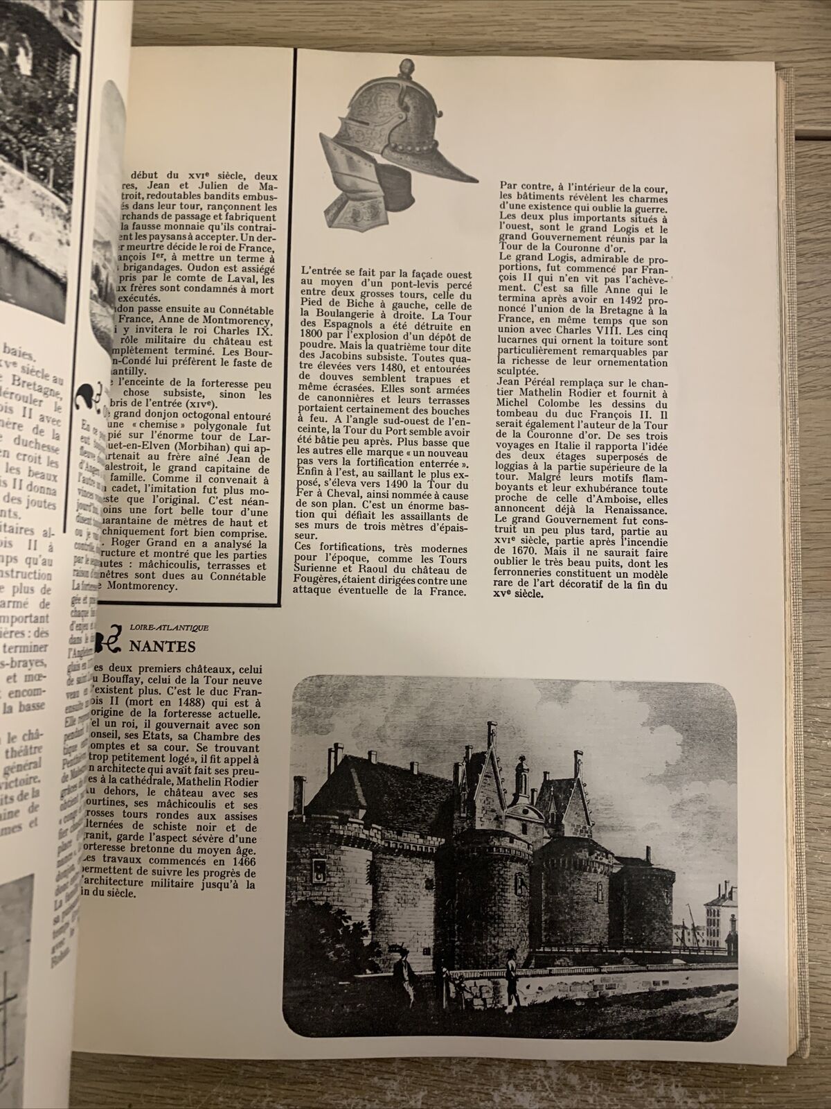 LES CHÂTEAUX FORTS EN FRANCE - ENAUD FRANÇOIS 1958