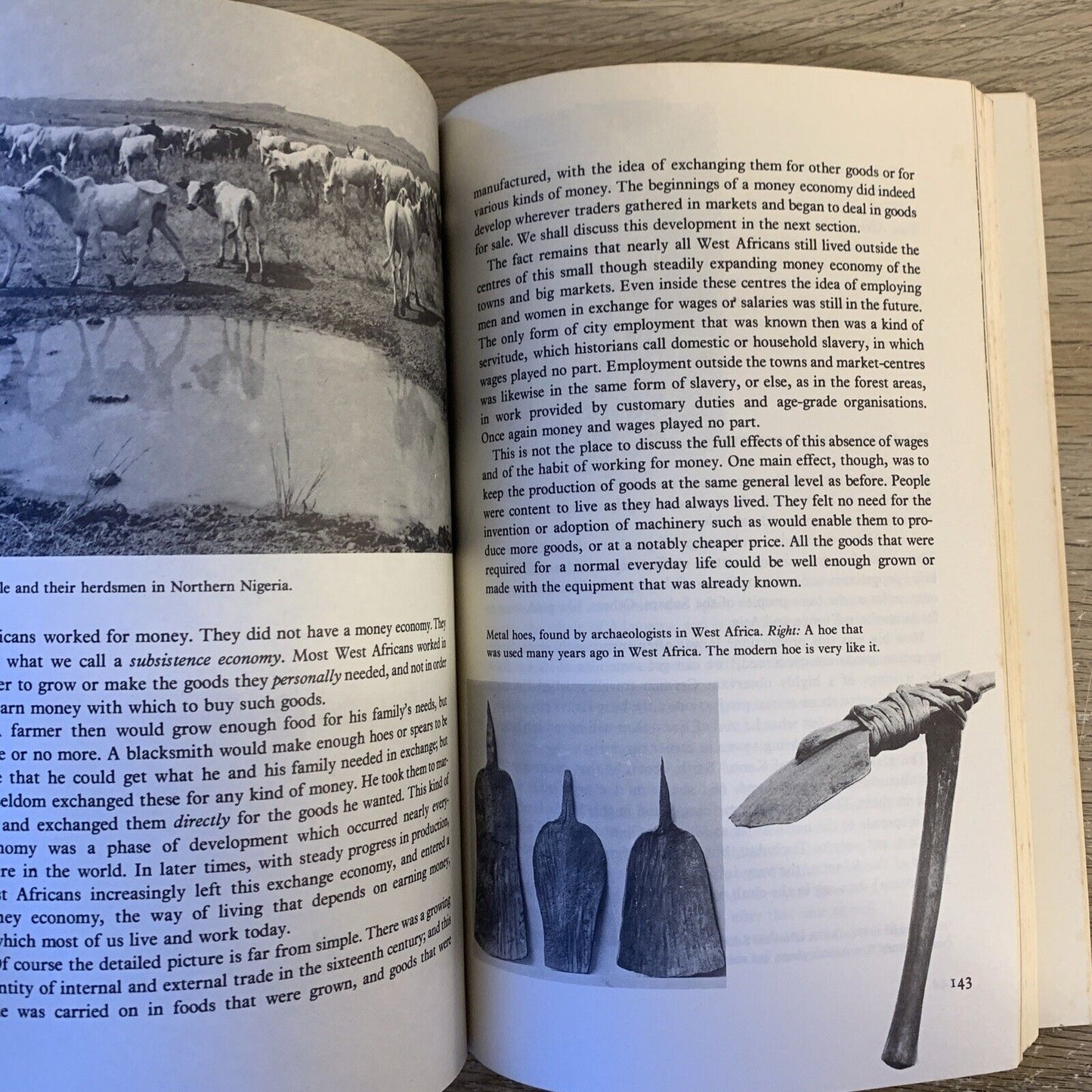 The growth of African civilisation: A history of West Africa 1000-1800. Davidson
