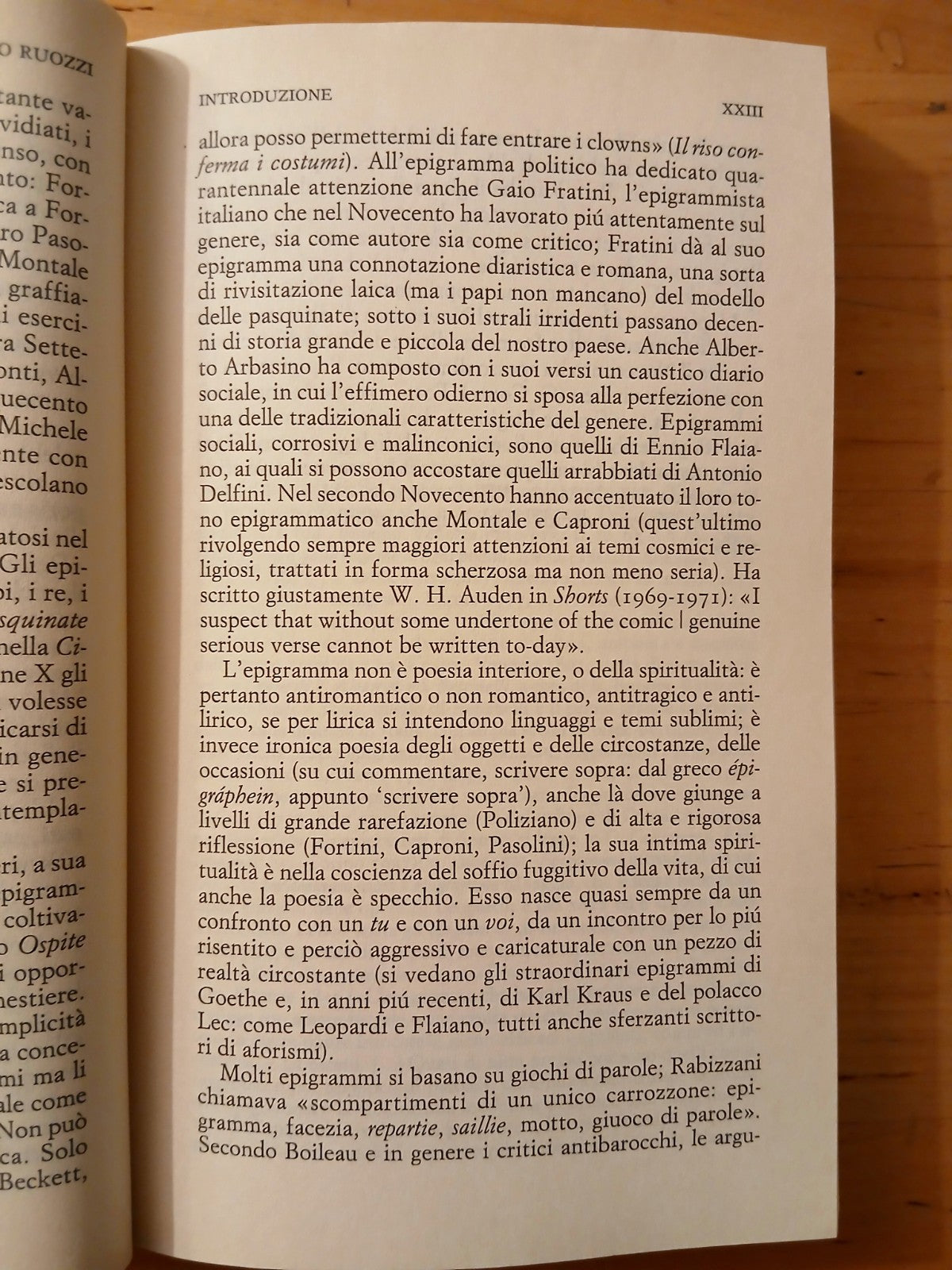 Epigrammi italiani da Macchiavelli e Ariosto . . Gino Ruozzi - Einaudi Tascabili
