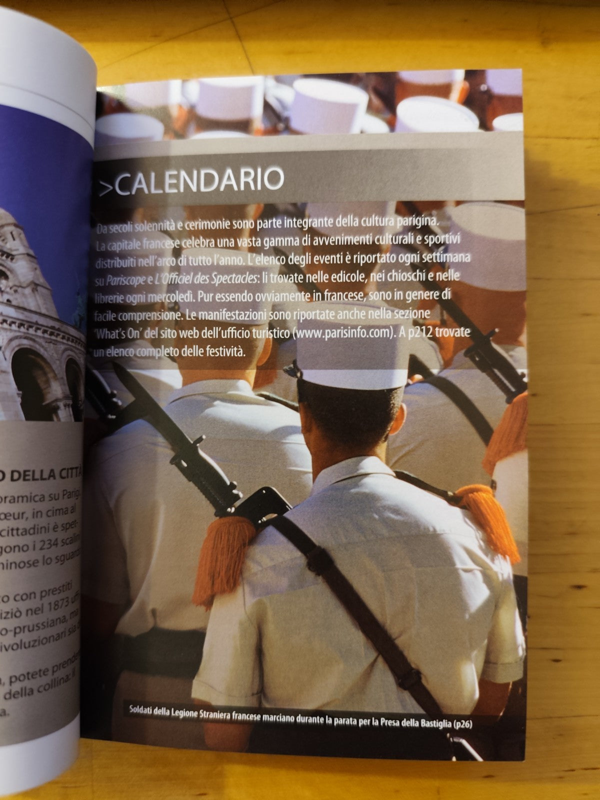 Parigi guida tascabile Lonely Planet 2009 no cartina