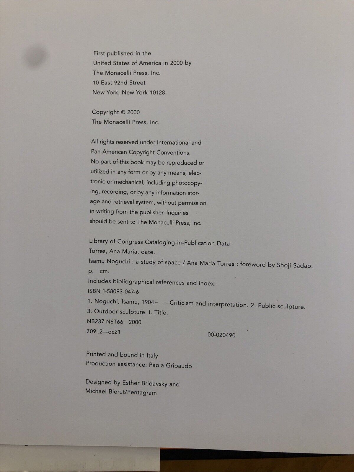 Isamu Noguchi - a study of space, Ana maria Torres, The Monacelli Press 2000