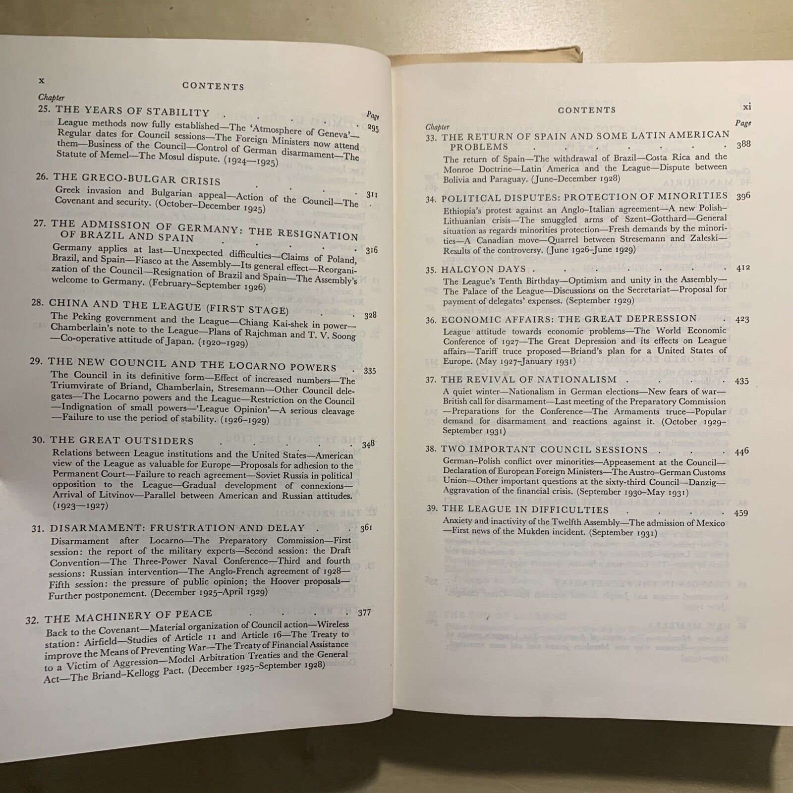 history of THE LEAGUE OF NATIONS - F. P. WALTERS. OXFORD UNIVERSITY PRESS 1960 #