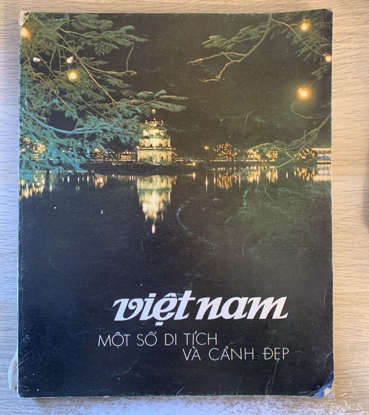 VIETNAM - MOT SO DI TICH VA CANH DEP. libro fotografico del Vietnam
