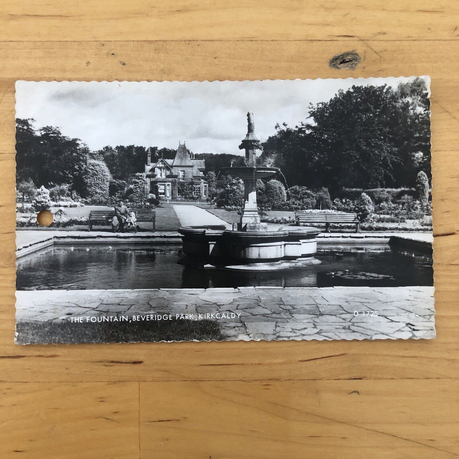 Cartolina BEVERIDGE PARK KIRKCALDY THE FOUNTAIN