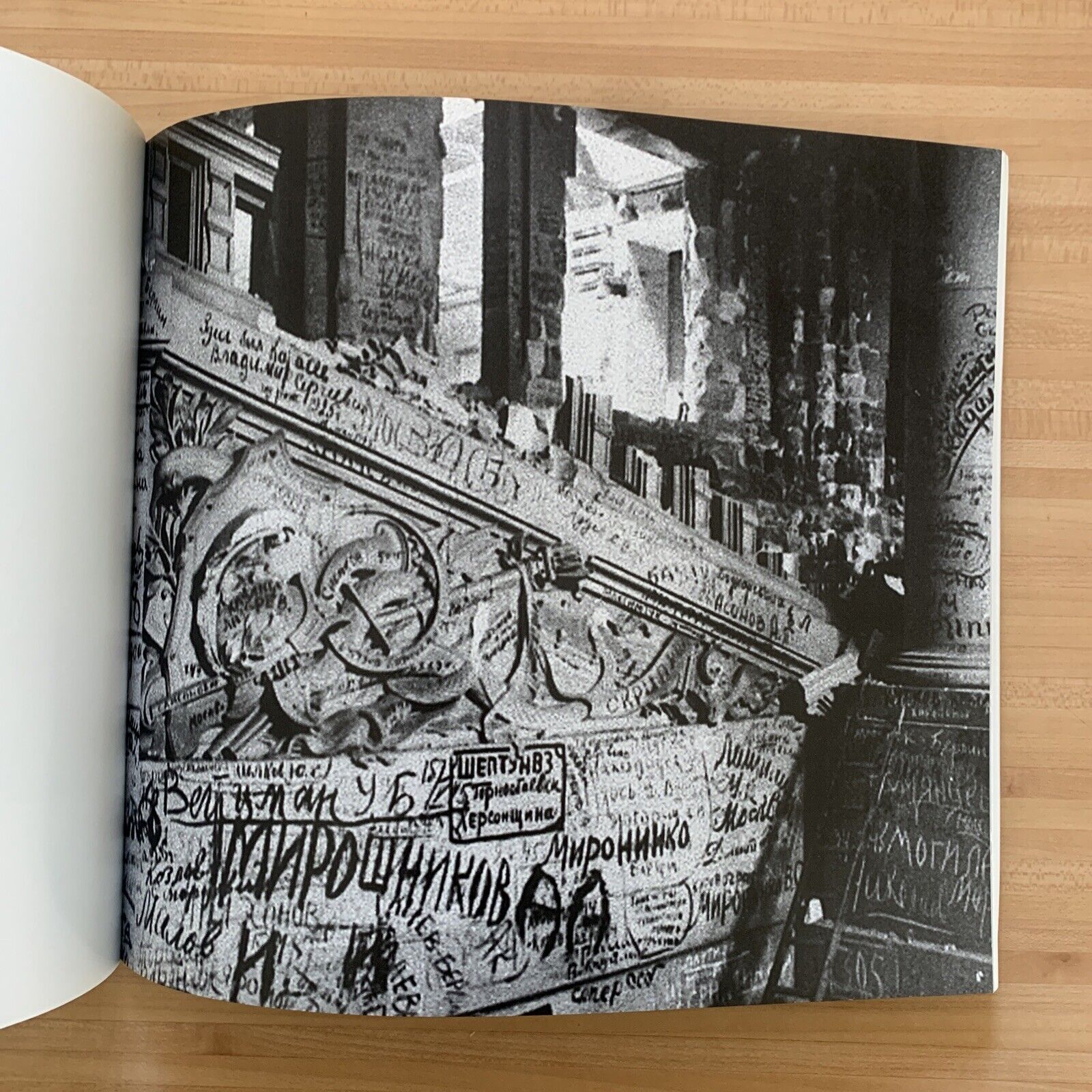 Evgenij Chaldej - Un grande fotografo di guerra. Marina Rossi, Solares