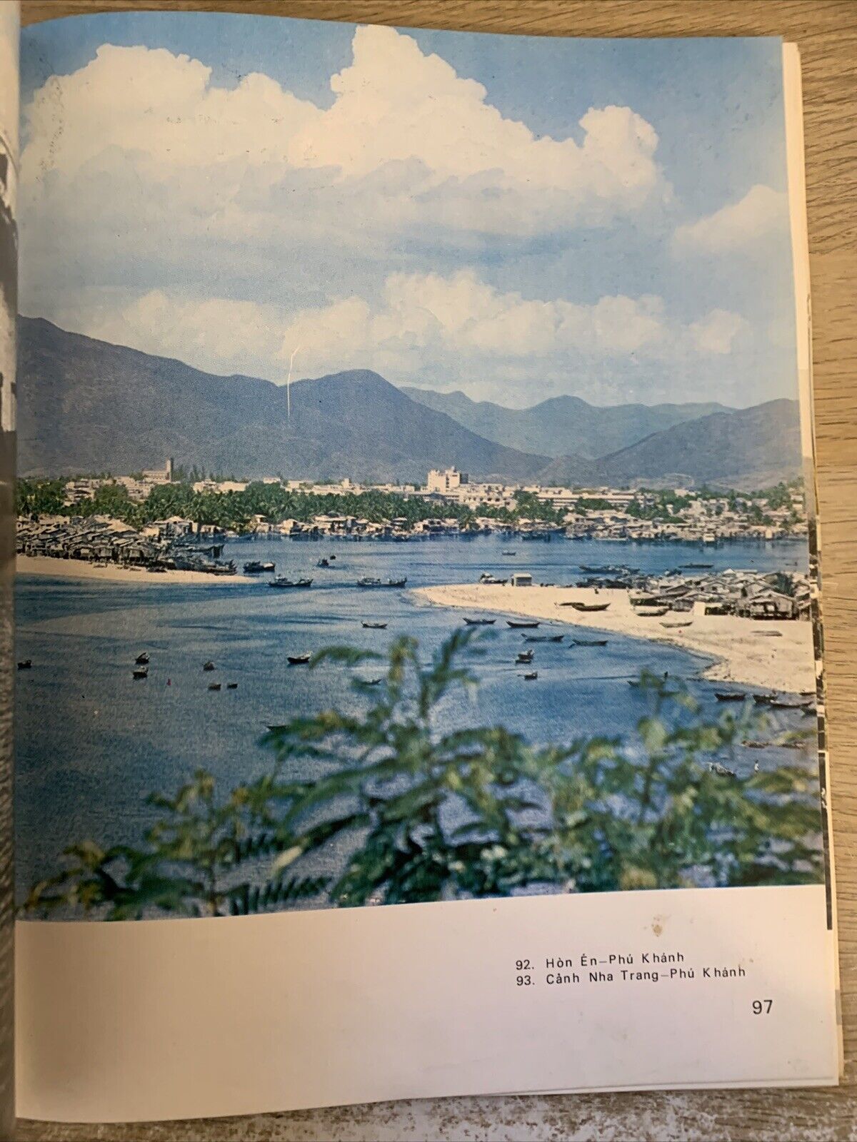 VIETNAM - MOT SO DI TICH VA CANH DEP. libro fotografico del Vietnam