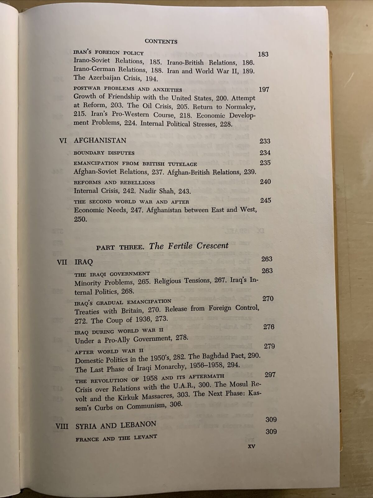 The middle east in world affairs - George Lenczowski. Cornell University 1962