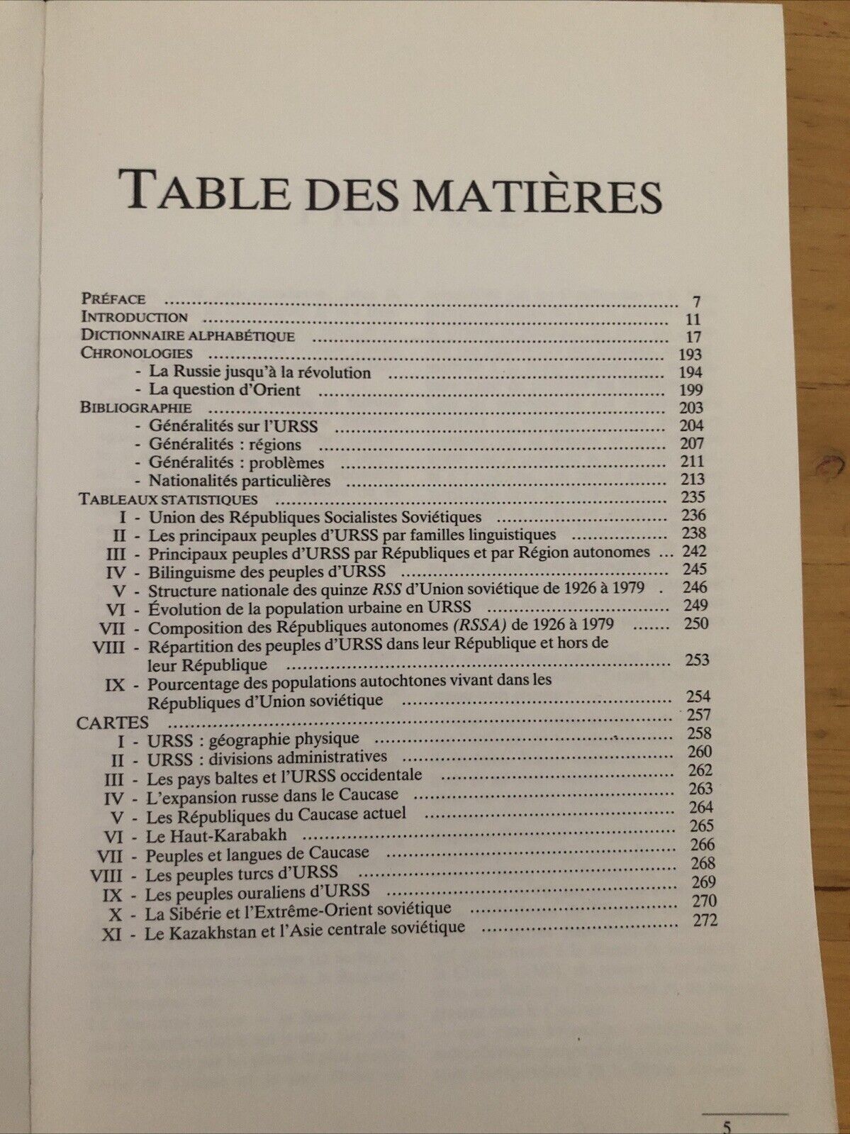 DICTIONNAIRE DES NATIONALITES ET DES MINORITES EN U.R.S.S - ROGER CARATINI