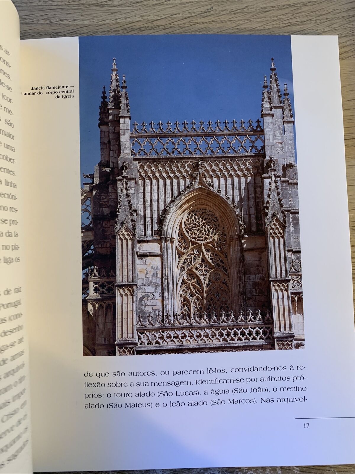 SANTA MARIA DA VITÓRIA, BATALHA. POR BIEN, SÉRGIO GUIMARÃES DE ANDRADE 1998