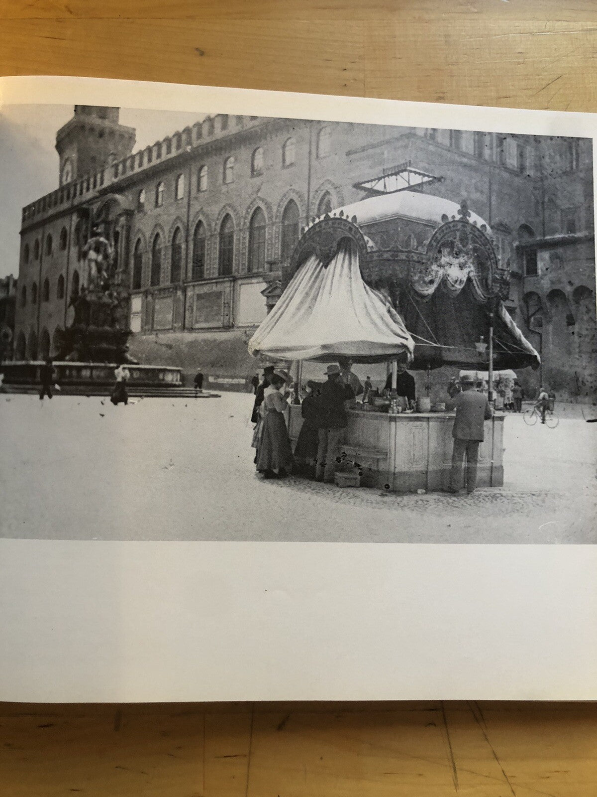 Bologna per la strada, Fotoconfronti col passato. Alberto Menarini, A. Vianelli