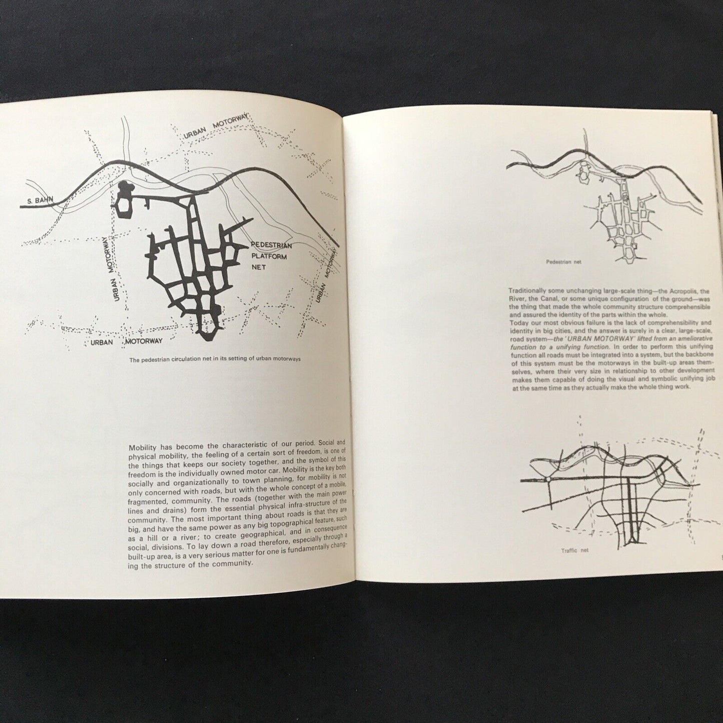 URBAN STRUCTURING, studies of Alison & Peter Smithson. Reinhold Publishing