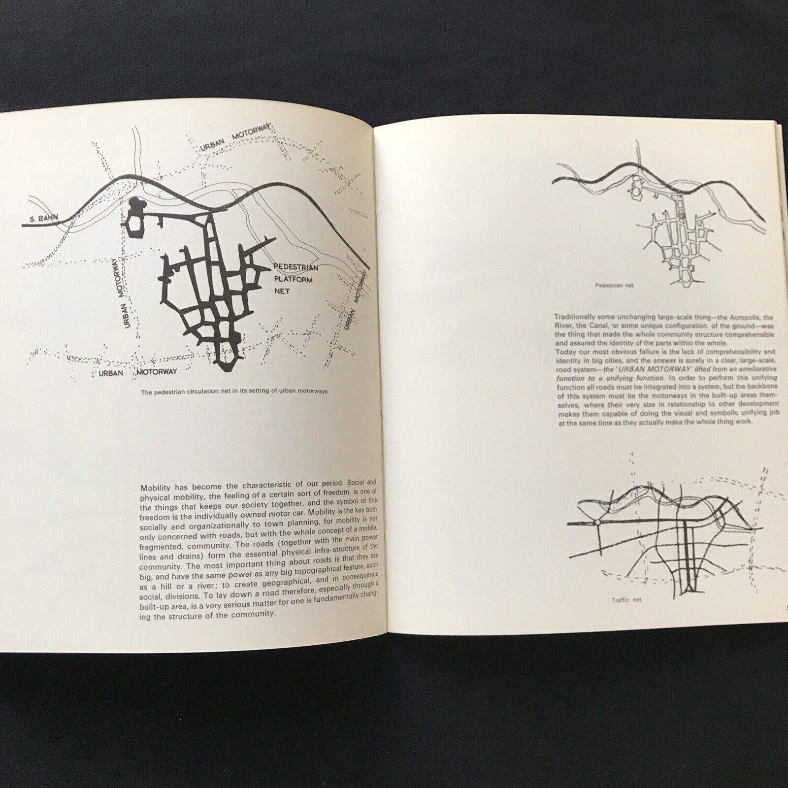 URBAN STRUCTURING, studies of Alison & Peter Smithson. Reinhold Publishing