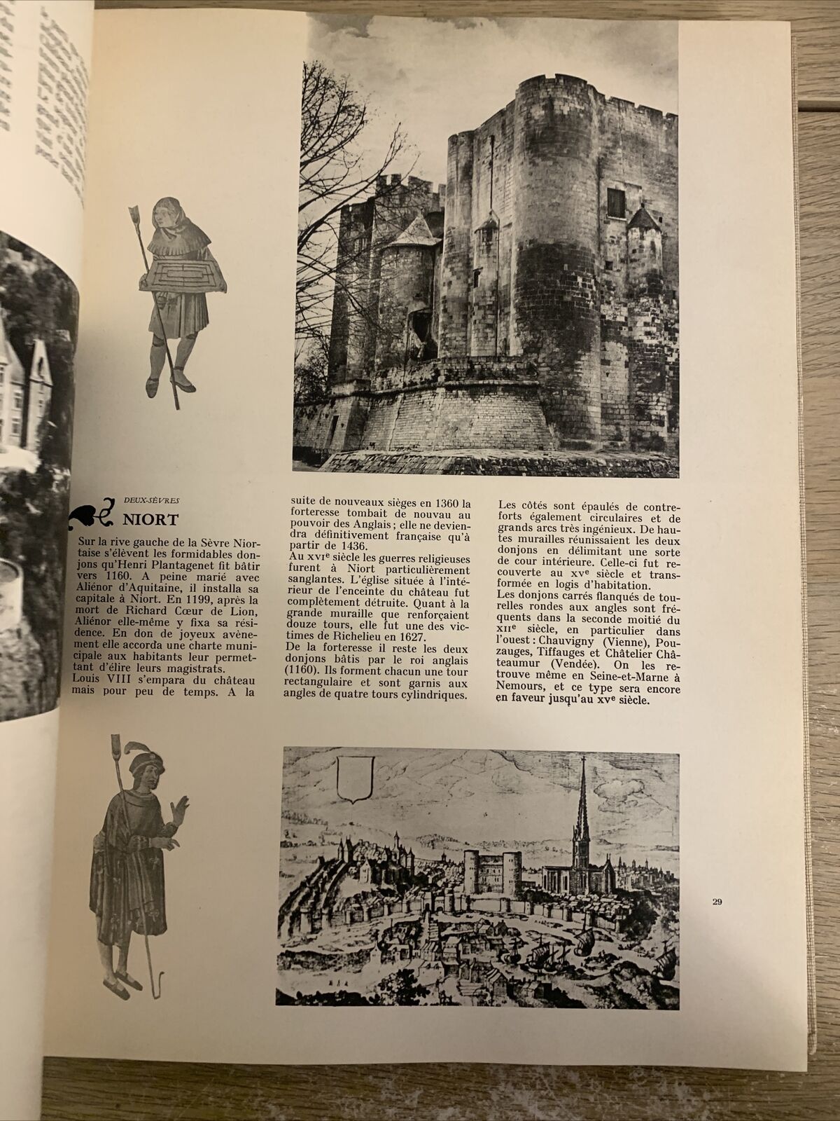 LES CHÂTEAUX FORTS EN FRANCE - ENAUD FRANÇOIS 1958