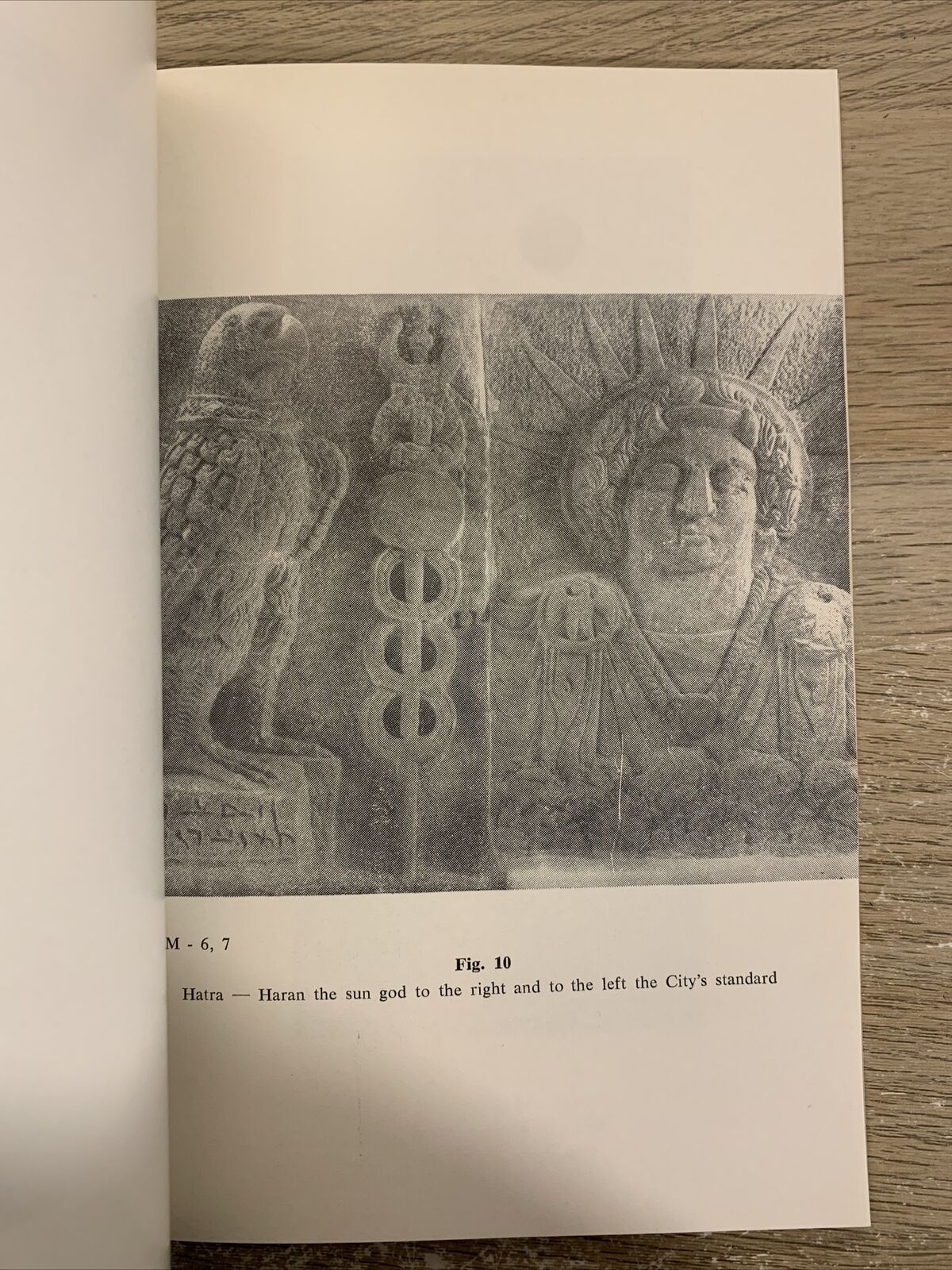 Mosul Museum Guide Book 1966. Ministry of Culture and guidance Directorate of cu