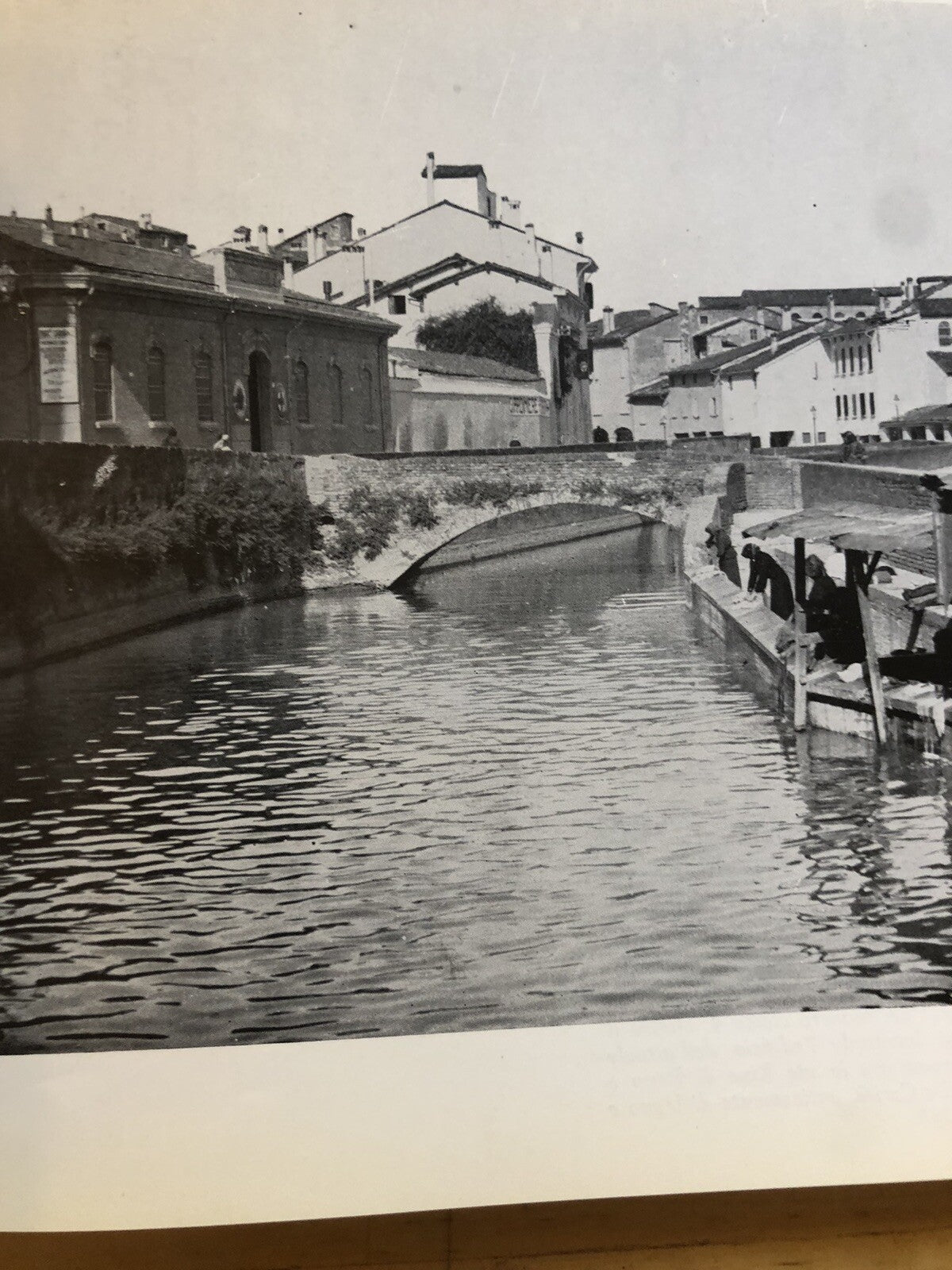 Bologna fotoconfronti col passato, A. Vianelli, edizione Unificata in 300 pagine