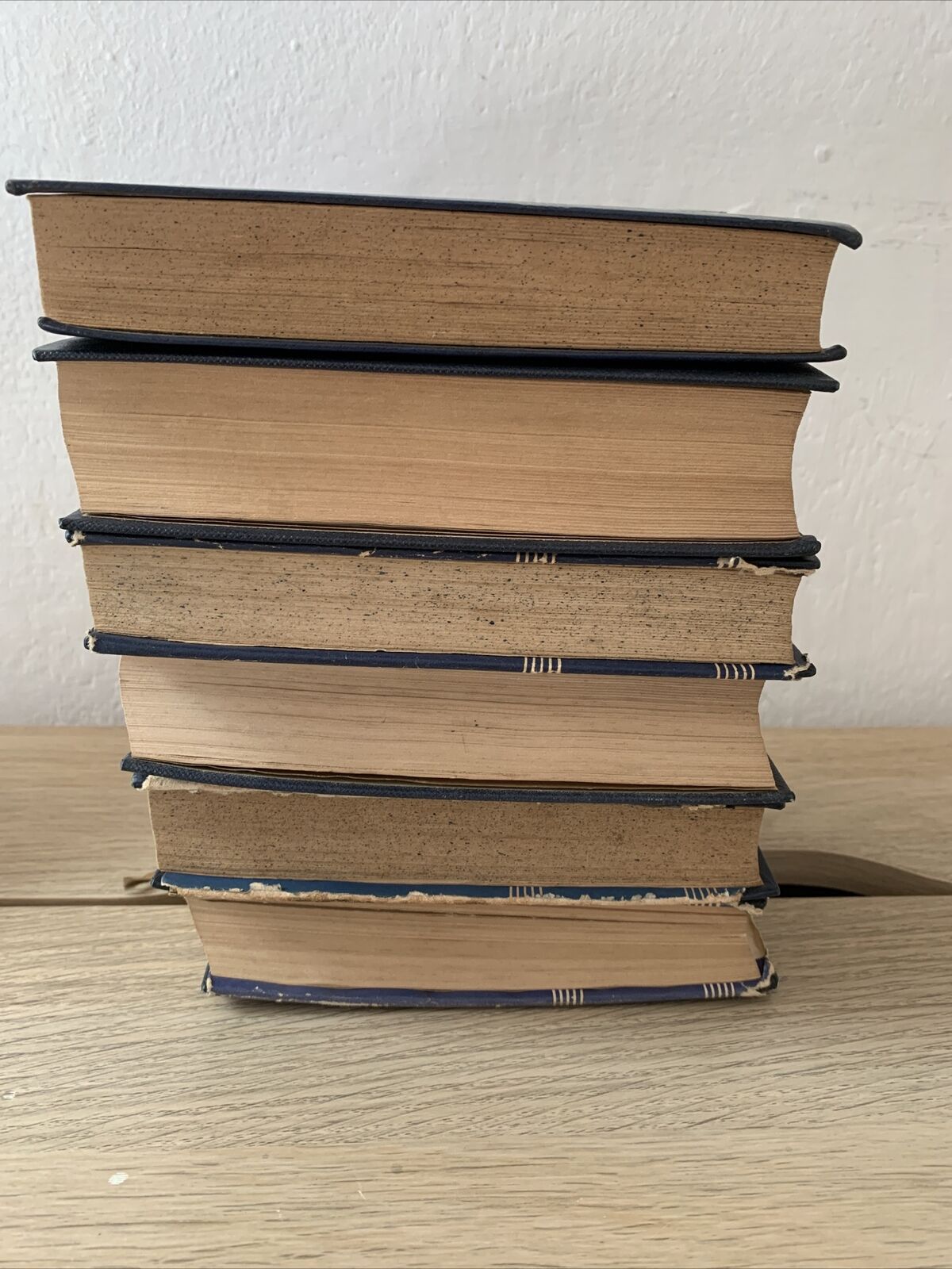 Les guides Bleus Hachette. Egypte  Pays Nordiques Turquie Maroc Pologne Autriche