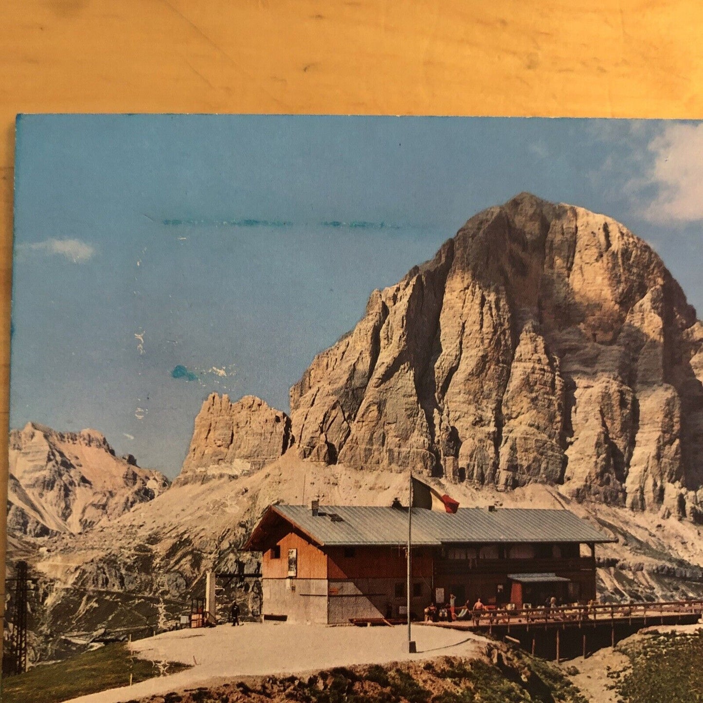 Cartolina DOLOMITI CORTINA RIFUGIO SCOIATTOLI, CINQUE TORRI. VIAGGIATA