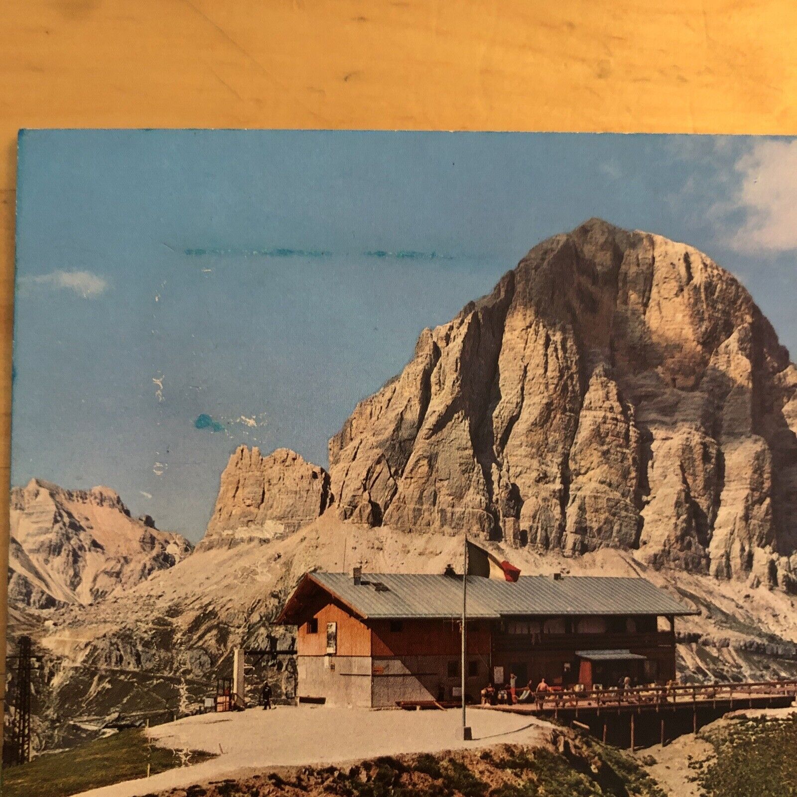 Cartolina DOLOMITI CORTINA RIFUGIO SCOIATTOLI, CINQUE TORRI. VIAGGIATA