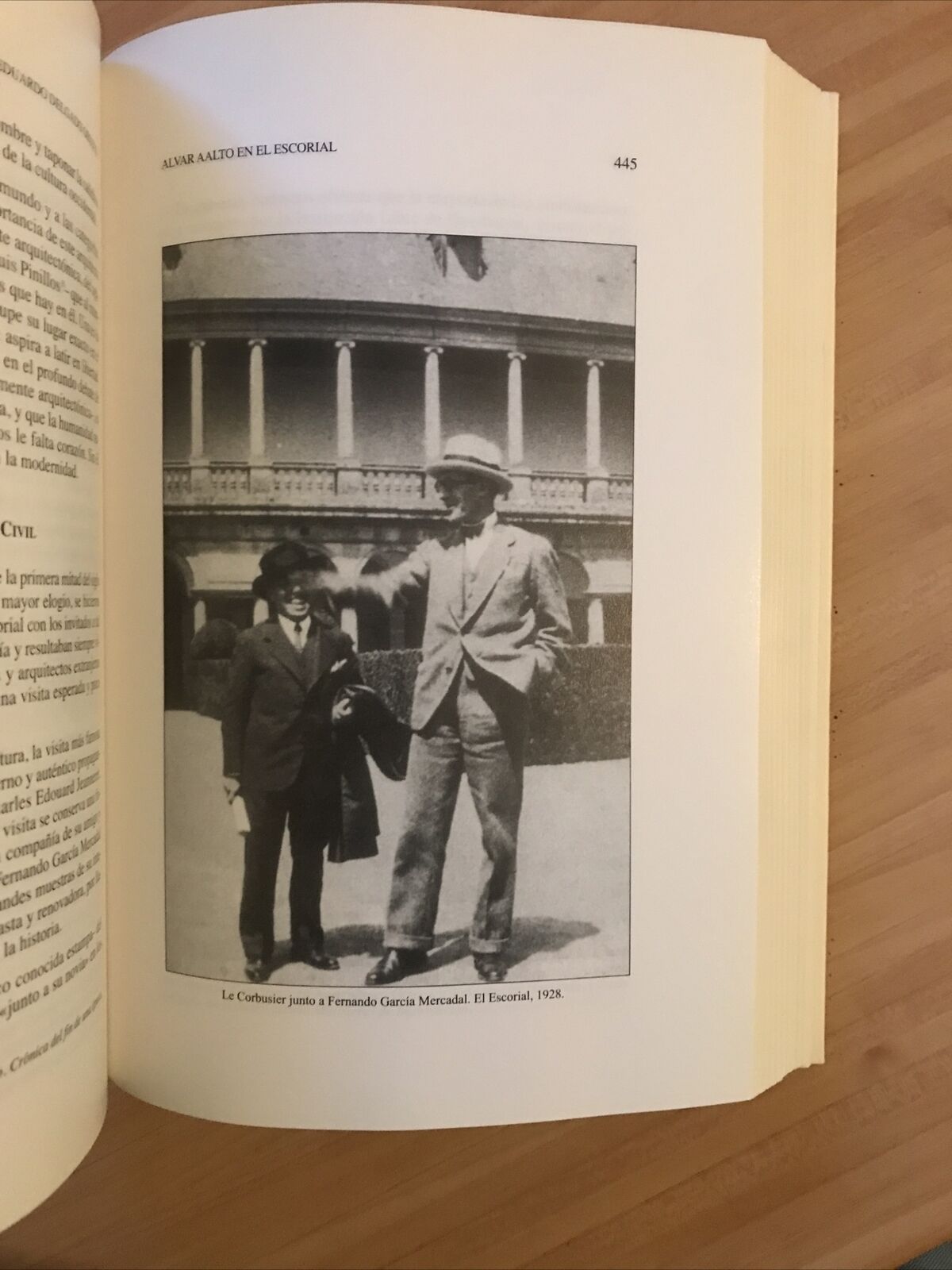 El Monasterio del Escorial y la arquitectura : actas del Simposium